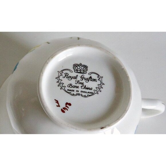 Teacup and Saucer Vintage Royal Grafton Fine Bone China England Springtime Flora - Picture 4 of 5